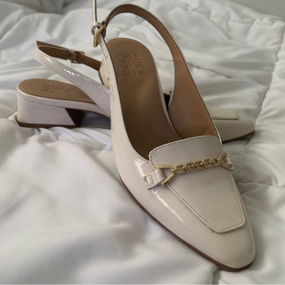 Naturalizer Women's Off-White Slingback Loafers with Gold Chain
